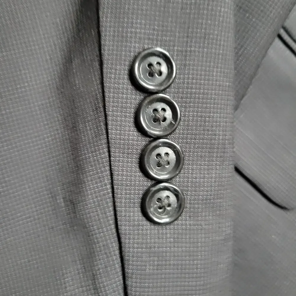 Jos A Bank Suits Charcoal Gray 2 Pcs 43L Suit Pleated Pants 37x31 100% Wool flaw